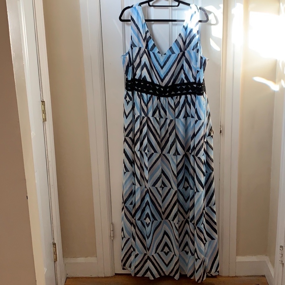 Sleeveless Maxi Dress - Chevron Pattern